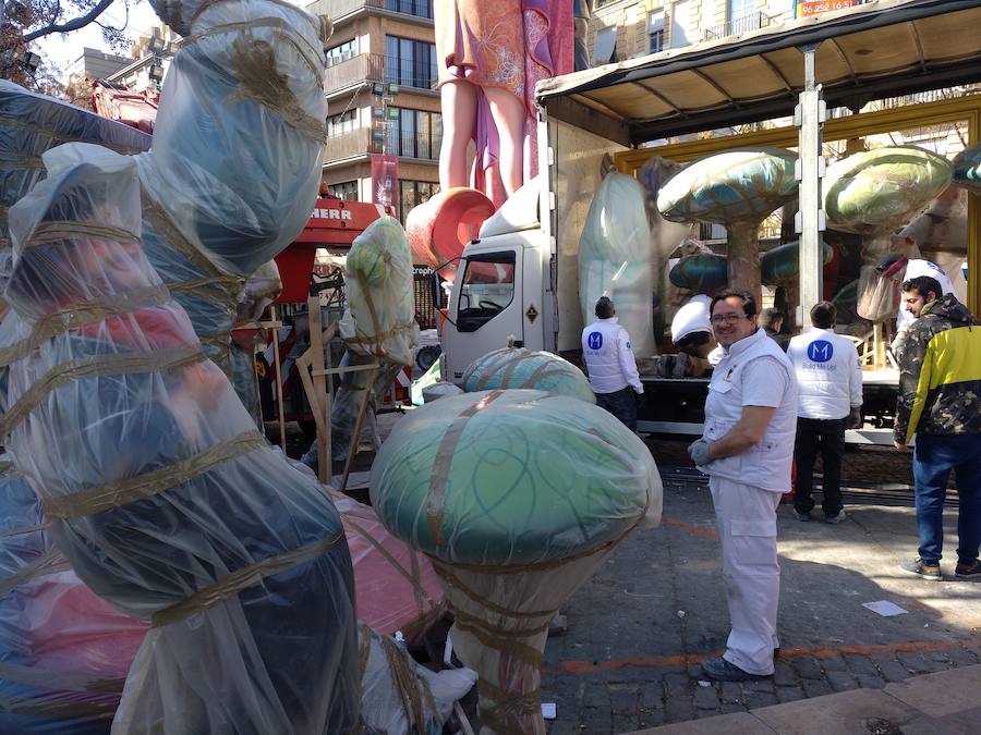 Comienza el montaje de las fallas de la sección Especial de las Fallas 2019.