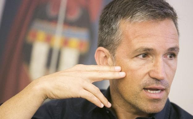 El director deportivo del Levante UD, Vicente Blanco, 'Tito', en una entrevista.