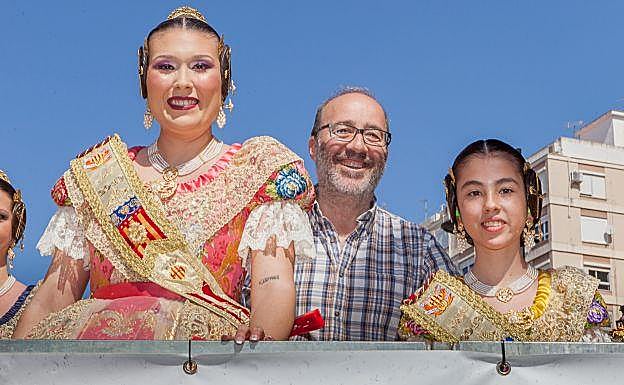 Las Fallas de Alzira demandarán a À Punt por un montaje de su fallera mayor en ropa interior