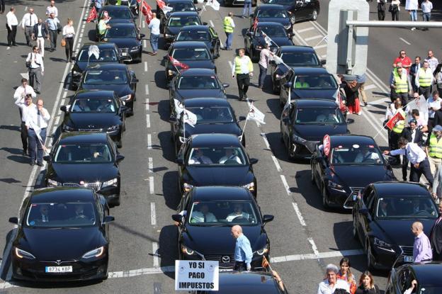 Manifestación de conductores de VTC en Madrid. 