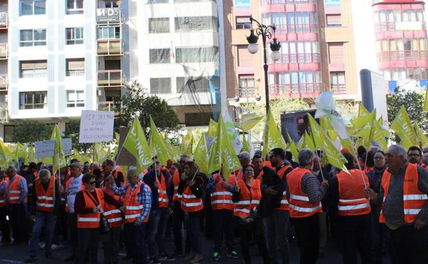 Protesta de la Unió de Llauradors, hoy en Valencia, ante la crisis del campo.