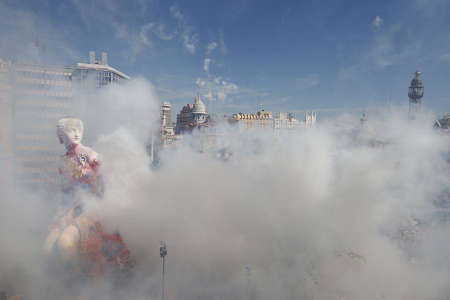 Fotos: Fallas 2019: Mascletà del 14 de marzo. Pirotecnia Turís