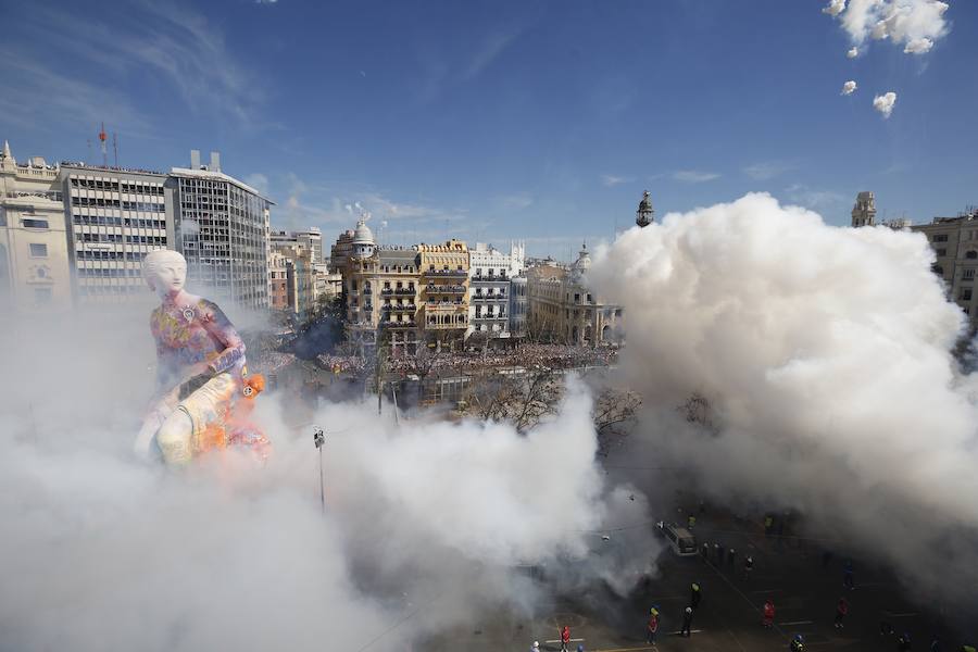 Fotos: Fallas 2019: Mascletà del 14 de marzo. Pirotecnia Turís