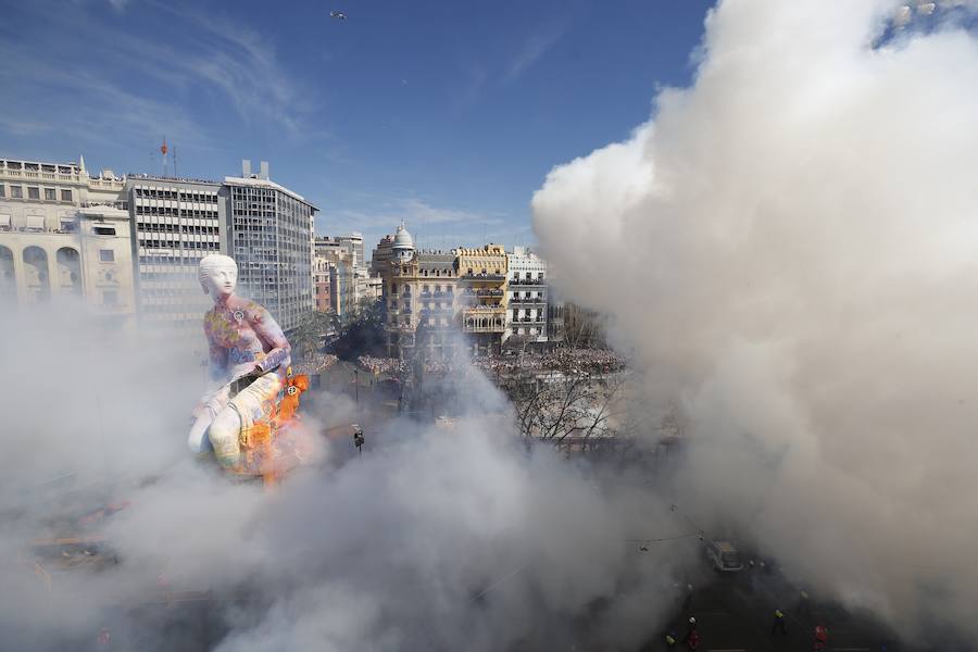 Fotos: Fallas 2019: Mascletà del 14 de marzo. Pirotecnia Turís