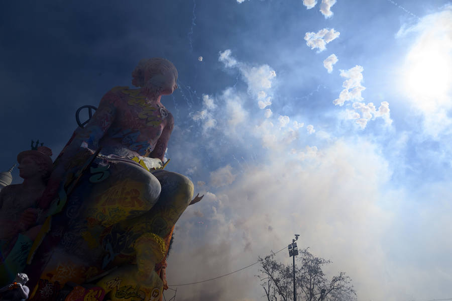 Fotos: Fallas 2019: Mascletà del 16 de marzo, de Caballer FX Global Foc