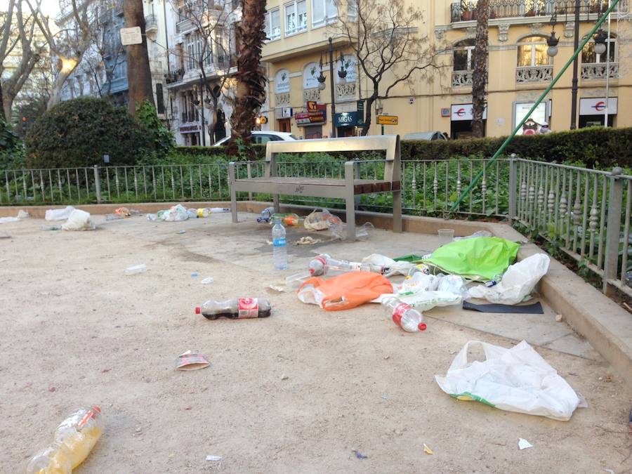 Fotos: Botellón en Valencia en los días de Fallas 2019