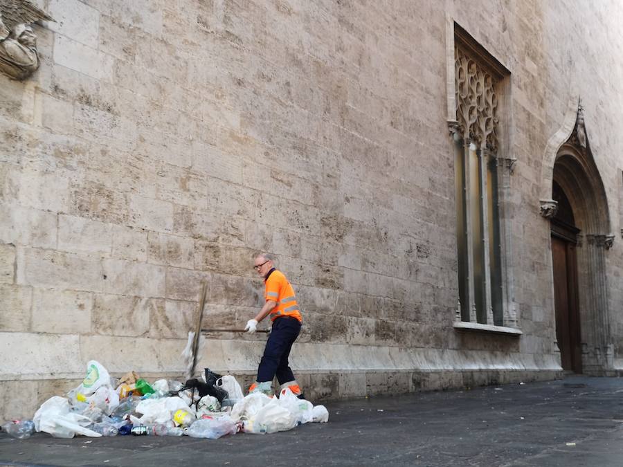 Fotos: Botellón en Valencia en los días de Fallas 2019