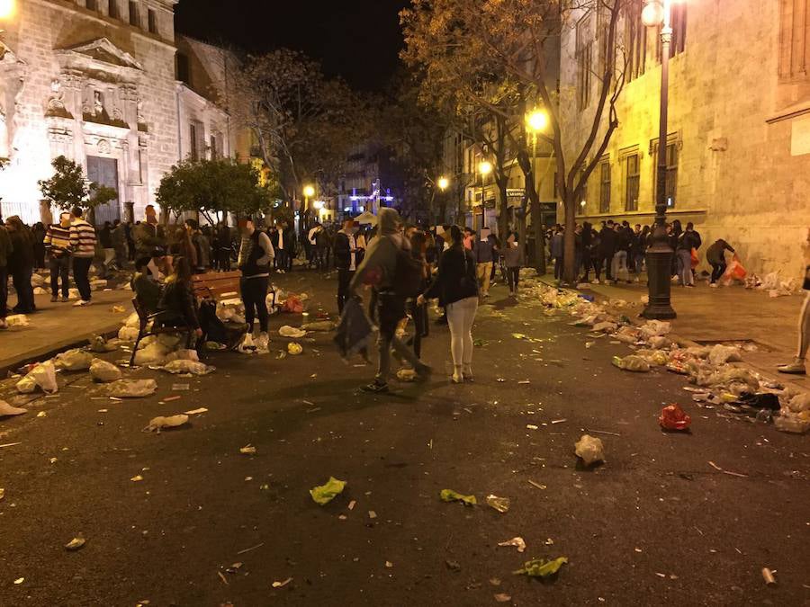 Fotos: Botellón en Valencia en los días de Fallas 2019