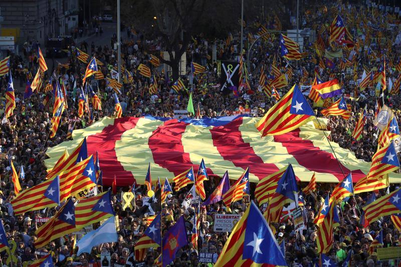 Colectivos independentistas catalanes se han concentrado este sábdo en Madrid para 