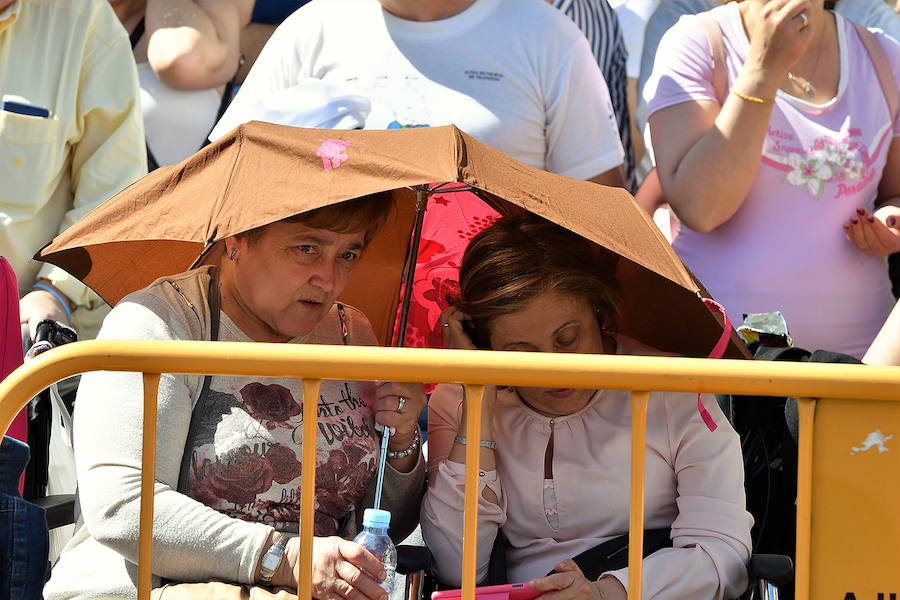 Pirotecnia Vulcano ha sido la encargada de disparar la mascletà de hoy domingo, 17 de marzo. La empresa de Villarejo de Salvanés ha ofrecido un auténtico espectáculo que pasará a la historia fallera por dar en la plaza del Ayuntamiento un disparo lleno de color, sin descanso, completo y con todo tipo de detalles. 