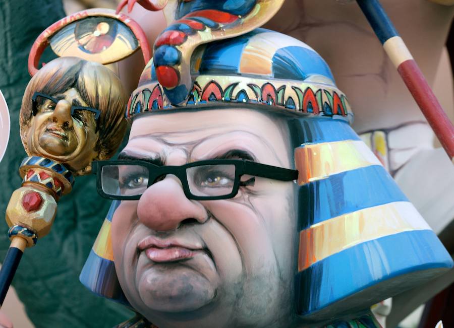 Fotos: Fallas 2019: Las fallas se ríen de los políticos