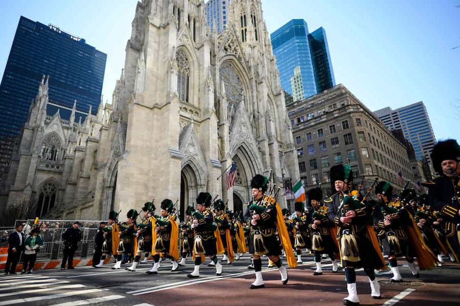 Cientos de miles de personas han celebrado el día de San Patricio 2019. Inglaterra, Irlanda, Lituania, Rusia, Nueva York, Suiza, Boston o Tokio... El mundo tiñe de verde para festejar el patrón de Irlanda. 