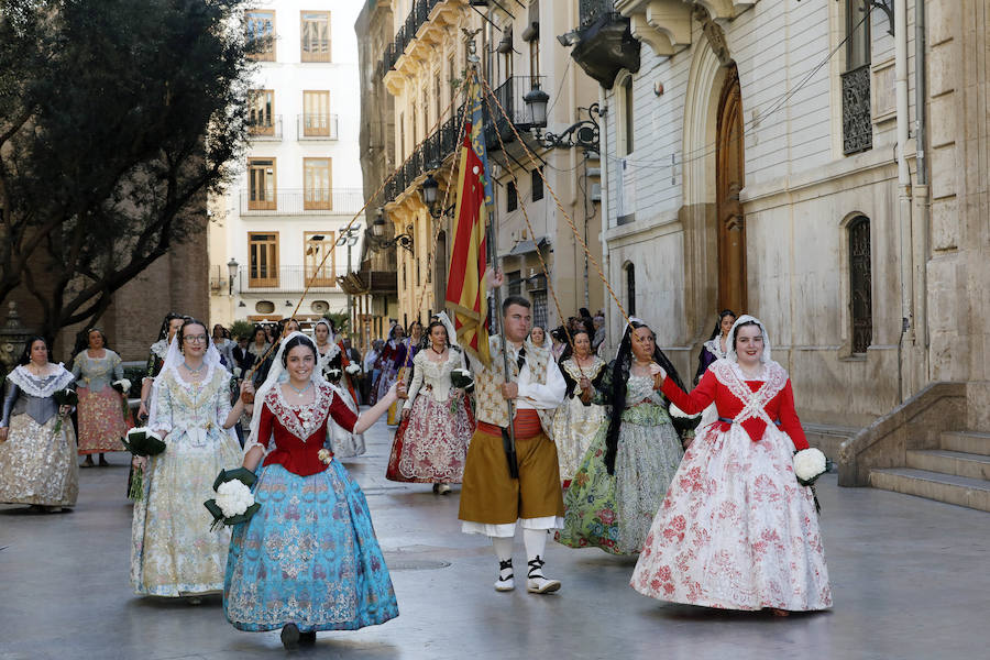 Fotos: Fallas 2019: Segundo día de la Ofrenda a la Virgen de los Desamparados