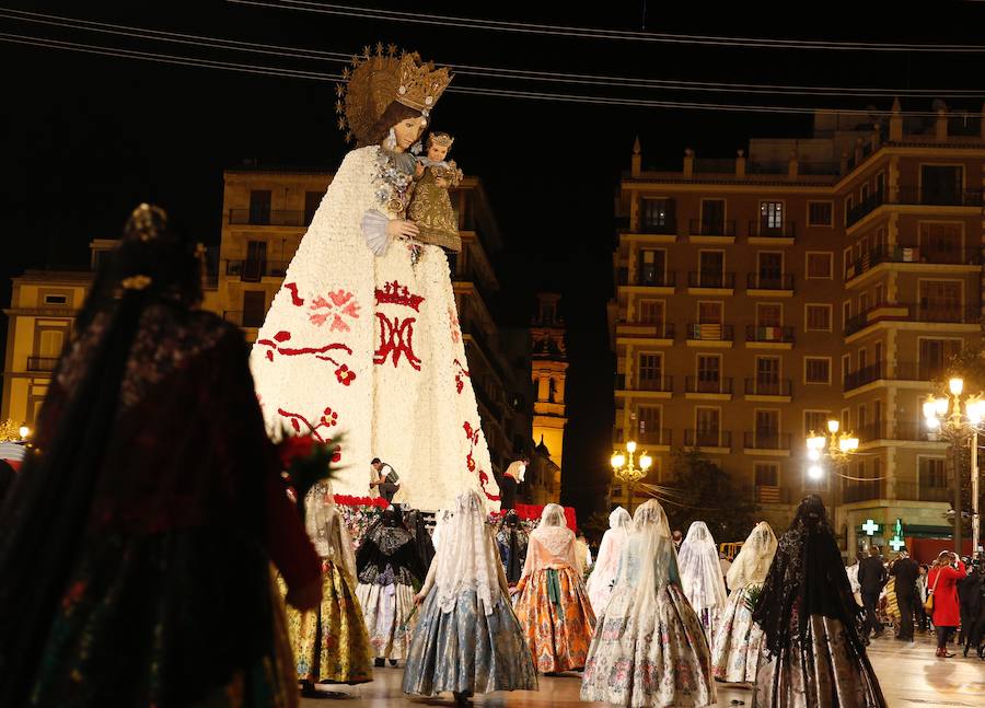 Fotos: Fallas 2019: Segundo día de la Ofrenda a la Virgen de los Desamparados