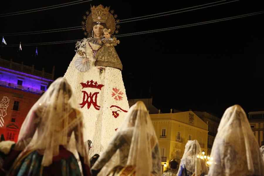 Fotos: Fallas 2019: Segundo día de la Ofrenda a la Virgen de los Desamparados