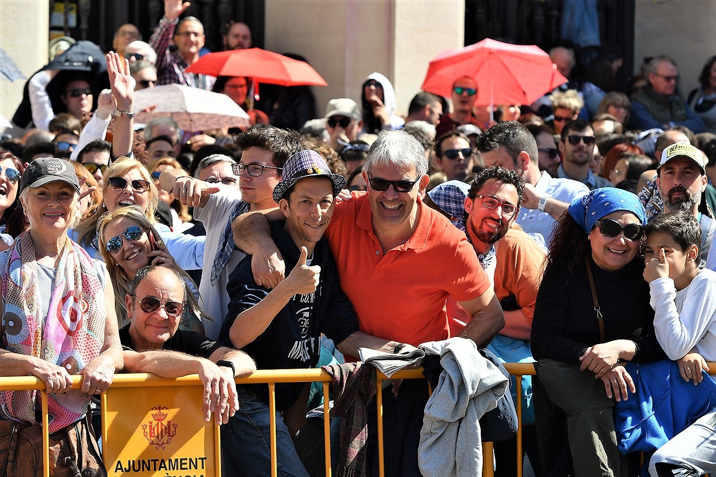 Fotos: Fallas 2019: Búscate en la mascletà del lunes, 18 de marzo