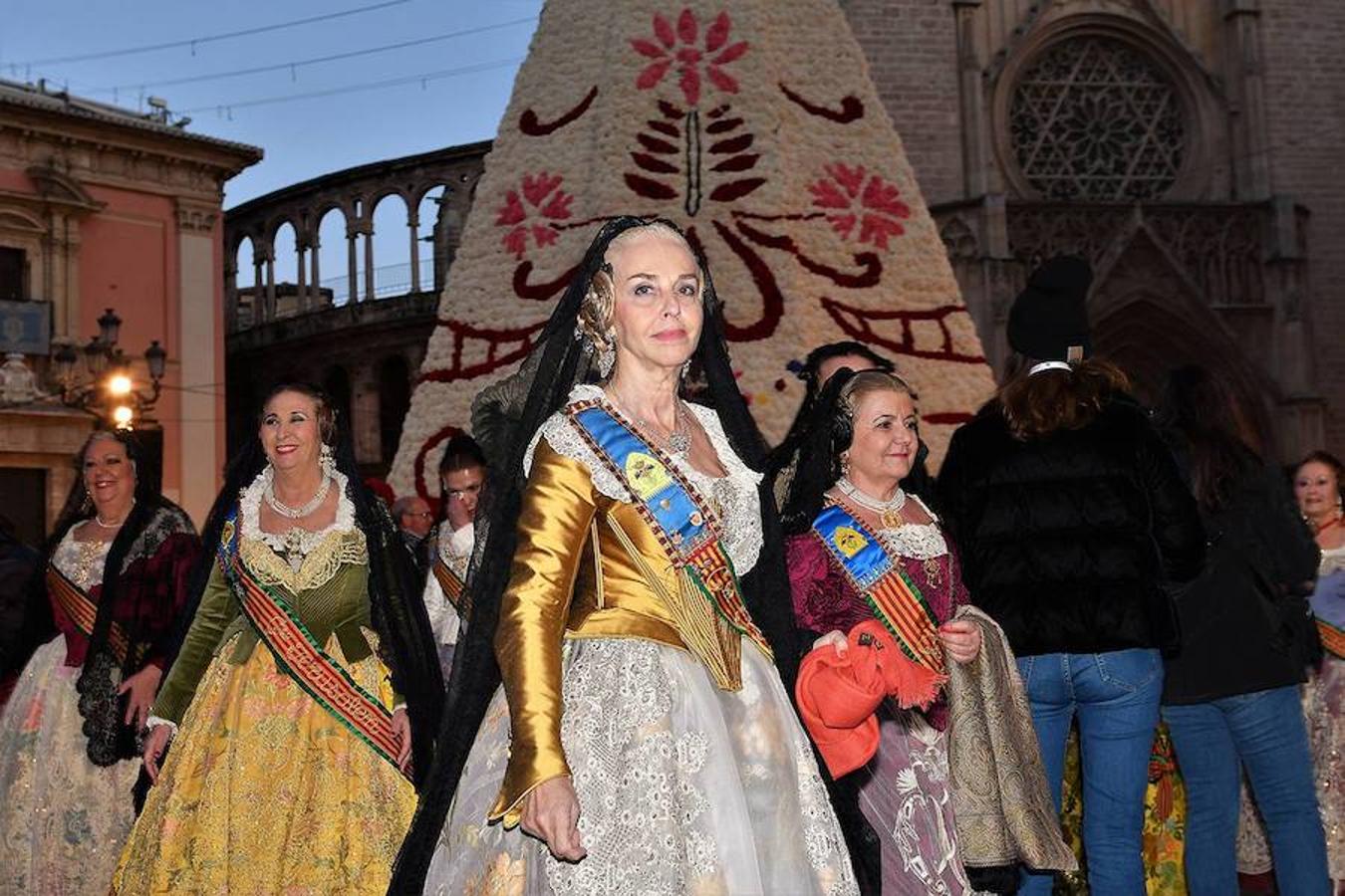 Políticos, toreros, actores, cantantes y famosos del mundo de la cultura en general disfrutan del ambiente festivo que reina estos días en Valencia. Visita de fallas, casales, la mascletà y la Feria de Toros son las fotos más repetidas de las caras conocidas de la sociedad española. Hortensia Herrero, presidenta de la Fundación Hortensia Herrero.