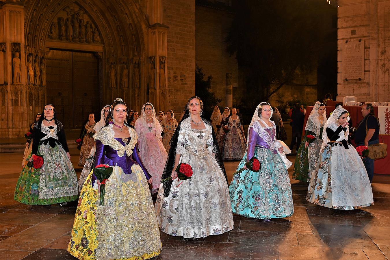 Fotos: Fallas 2019: Segundo día de la Ofrenda a la Virgen de los Desamparados