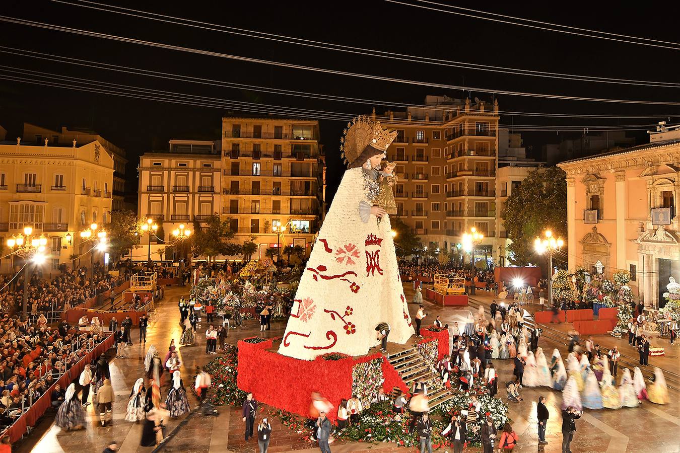 Fotos: Fallas 2019: Segundo día de la Ofrenda a la Virgen de los Desamparados