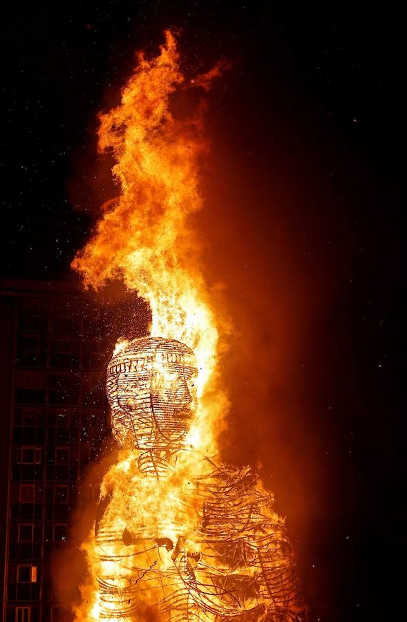 Fotos: Cremà de las fallas municipales de Valencia de 2019