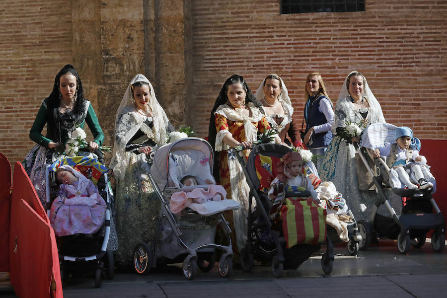 Fotos: Fallas 2019: Segundo día de la Ofrenda a la Virgen de los Desamparados