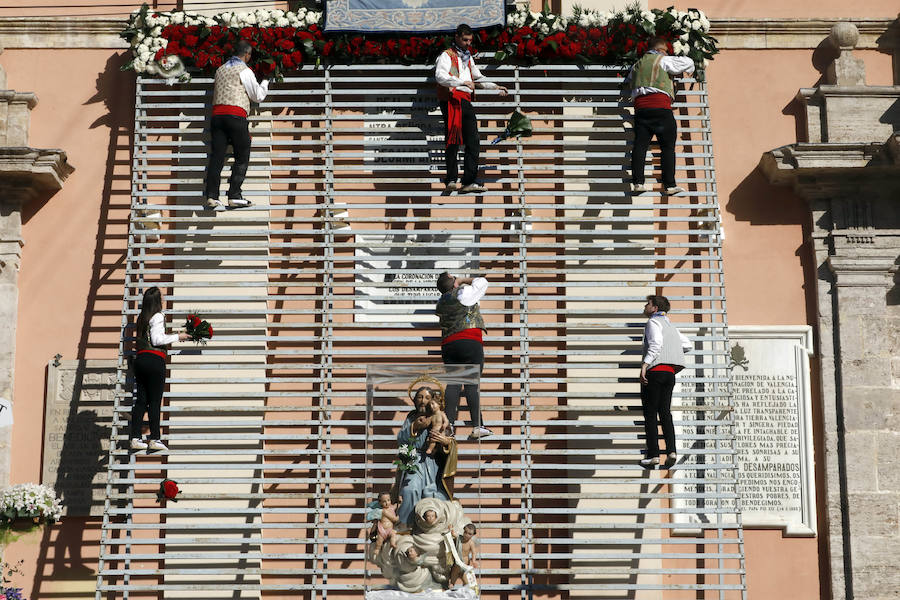 Fotos: Fallas 2019: Segundo día de la Ofrenda a la Virgen de los Desamparados