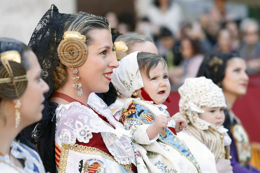 Fotos: Fallas 2019: Segundo día de la Ofrenda a la Virgen de los Desamparados