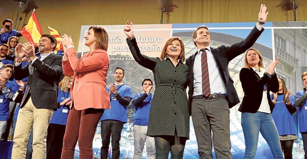 Casado y Bonig saludan en un acto con Barcala, Català y Carrasco. 