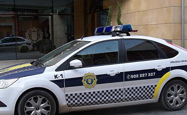 El coche de Policía Local.