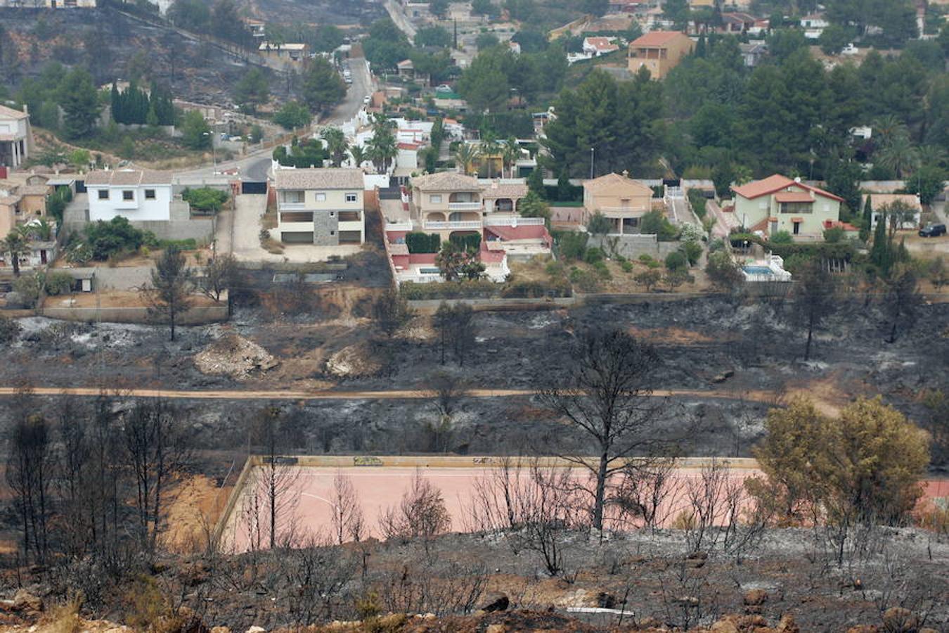 Fotos: Así quedó la localidad de Cortes tras el incendio