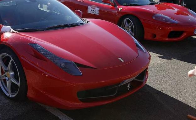 El circuito Ricardo Tormo se llena del color rojo característico de Ferrari. 