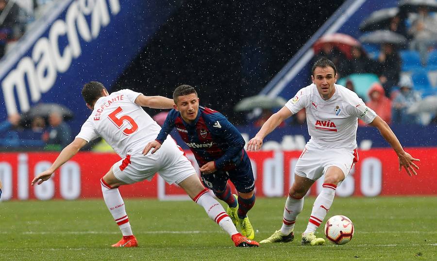 Estas son las fotos que deja el partido de la jornada 29 de LaLiga disputado en el Ciutat de València