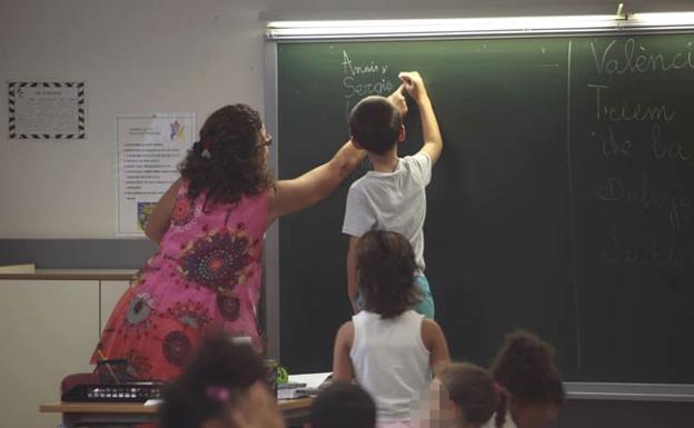 Alumnos en un centro escolar. 