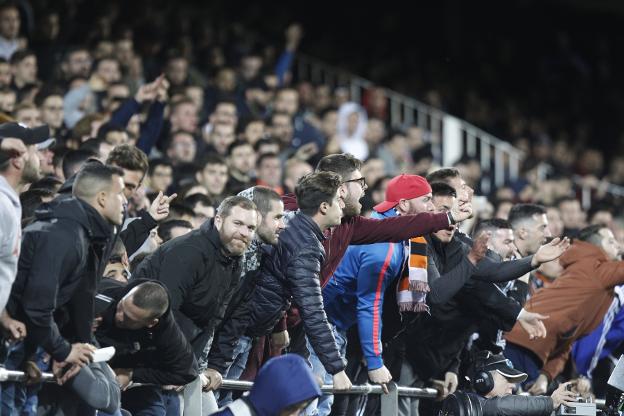 Parte de la grada de Mestalla. 