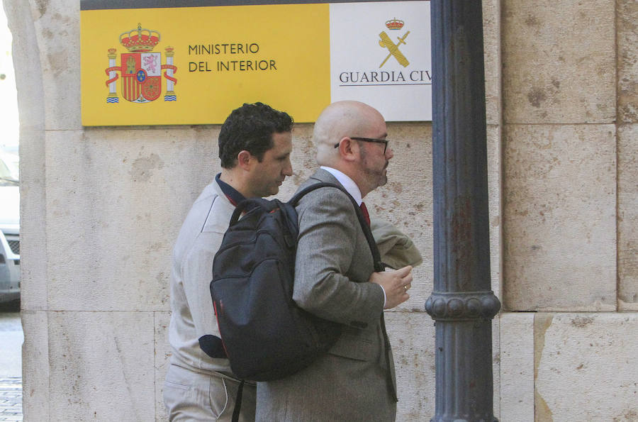 Fotos: Vicente Prieto y Carlos Turró acuden a declarar al juzgado de Patraix