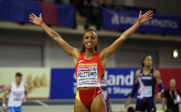 Ana Peleteiro celebra su oro europeo en Glasgow.