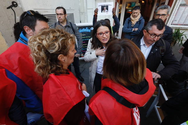 La vicepresidenta tiene un duro cruce de palabras con miembros de la empresa pública provincial: «Me da igual que seáis de izquierdas o de derechas. Pido respeto»