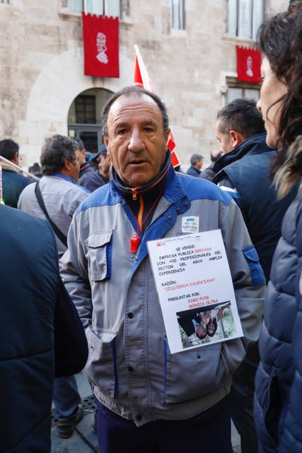 La vicepresidenta tiene un duro cruce de palabras con miembros de la empresa pública provincial: «Me da igual que seáis de izquierdas o de derechas. Pido respeto»