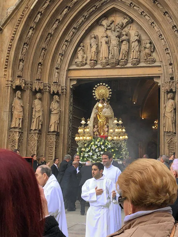 Las calles del centro histórico de Valencia han acogido este domingo 7 de abril la procesión extraordinaria organizada con motivo del sexto centenario de la muerte de San Vicente Ferrer y dentro de los actos de clausura del Año Santo Jubilar concedido por la Santa Sede e iniciado en abril de 2018.