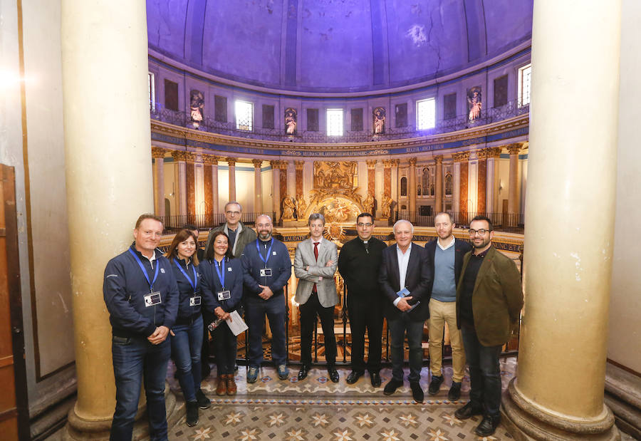 La comunidad Escolapia de Valencia ha decidido abrir al público la iglesia de las Escuelas Pías de la calle Carniceros de forma oficial. Desde el sábado 6 de abril se realizan estas visitas que, además, se incluyen en una ruta por la Valencia neoclásica que parte del Temple, pasa por el exterior del Tribunal Superior de Justicia e incluye la visita al palacio de Cervelló y a esta iglesia. La cúpula es la más grande de Valencia y la cuarta de Europa.