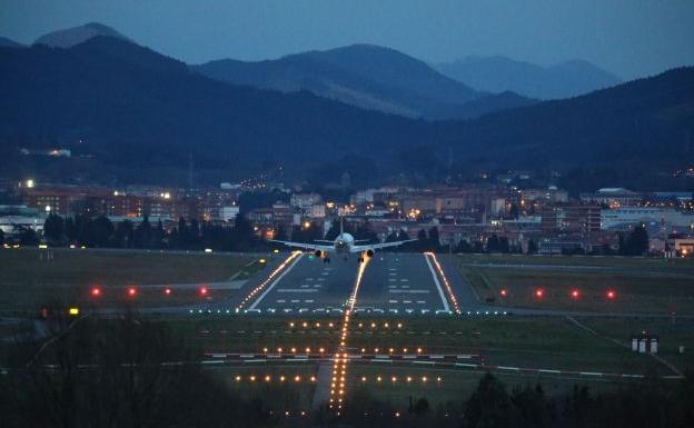 Imagen de archivo del aeropuerto de Bilbao.