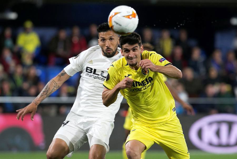 Las mejores fotos del partido de ida de cuartos de final de Europa League entre dos de los clubes de la Comunitat en el Estadio de la Cerámica