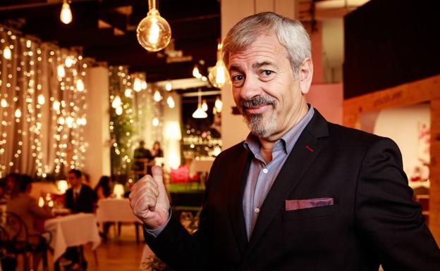 El presentador de 'First Dates' ficha ahora por 'Supervivientes 2019'. 