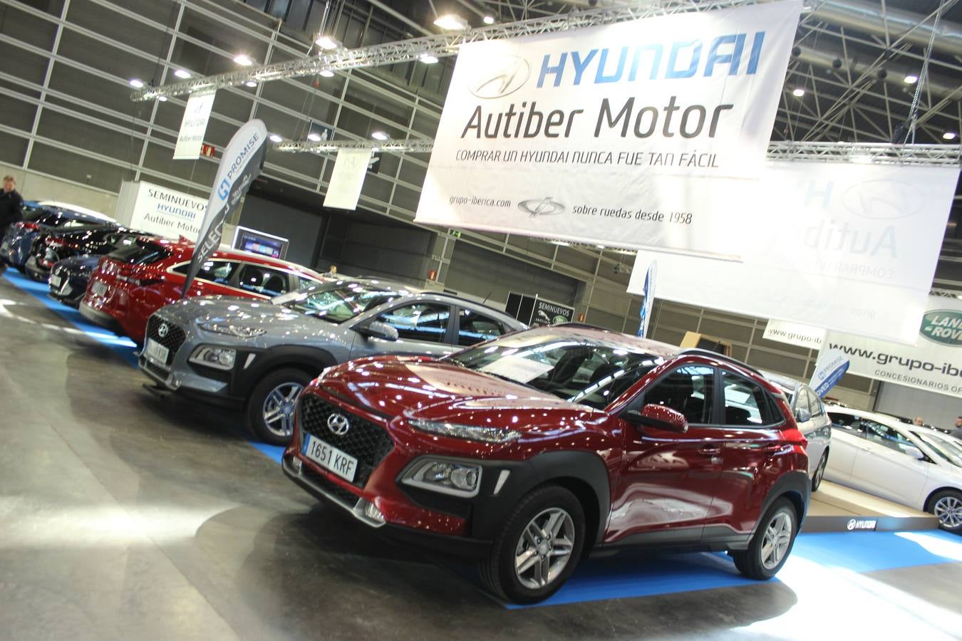 Feria Valencia celebra la 11ª. edición de la 'Feria del Vehículo Selección Ocasión', una cita que reúne hasta el próximo domingo, en el Nivel 3 del recinto ferial a 45 expositores y 26 marcas oficiales. Ofertan unos 1.500 vehículos con grandes descuentos; algunos coches de ocasión rebajados en más de 6.000 euros. 