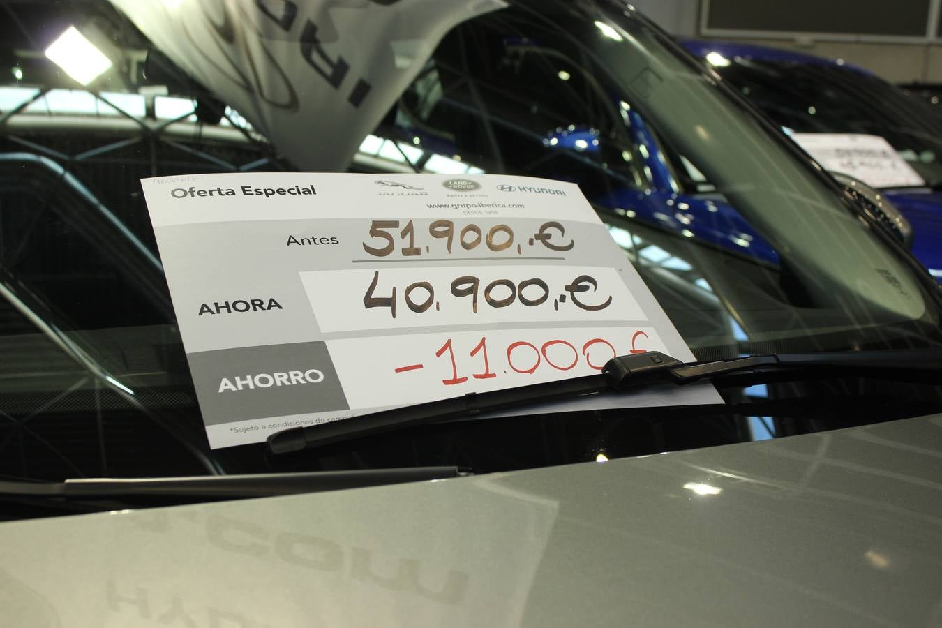 Feria Valencia celebra la 11ª. edición de la 'Feria del Vehículo Selección Ocasión', una cita que reúne hasta el próximo domingo, en el Nivel 3 del recinto ferial a 45 expositores y 26 marcas oficiales. Ofertan unos 1.500 vehículos con grandes descuentos; algunos coches de ocasión rebajados en más de 6.000 euros. 