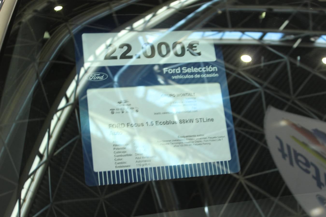 Feria Valencia celebra la 11ª. edición de la 'Feria del Vehículo Selección Ocasión', una cita que reúne hasta el próximo domingo, en el Nivel 3 del recinto ferial a 45 expositores y 26 marcas oficiales. Ofertan unos 1.500 vehículos con grandes descuentos; algunos coches de ocasión rebajados en más de 6.000 euros. 