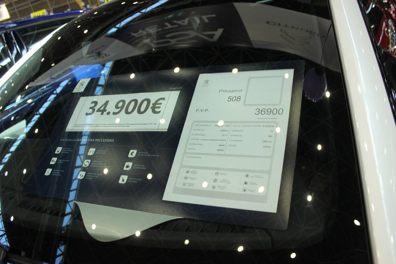 Feria Valencia celebra la 11ª. edición de la 'Feria del Vehículo Selección Ocasión', una cita que reúne hasta el próximo domingo, en el Nivel 3 del recinto ferial a 45 expositores y 26 marcas oficiales. Ofertan unos 1.500 vehículos con grandes descuentos; algunos coches de ocasión rebajados en más de 6.000 euros. 