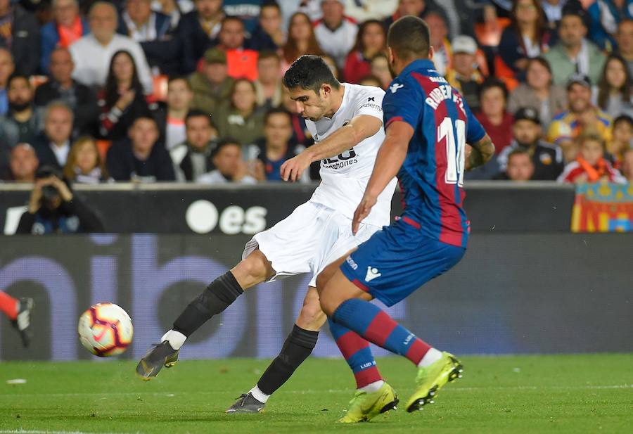 Estas son las imágenes que deja el derbi en Mestalla. Partido correspondiente a la jornada 32 de LaLiga