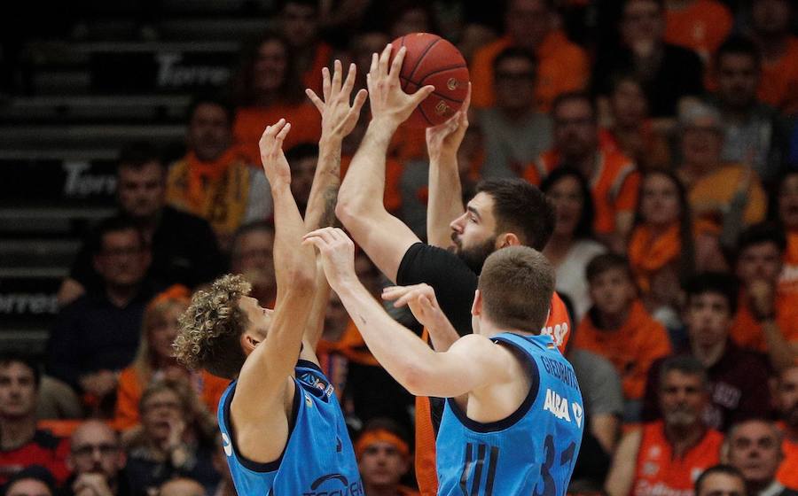 Las mejores fotos del partido que definirá al campeón de EuroCup en la Fonteta