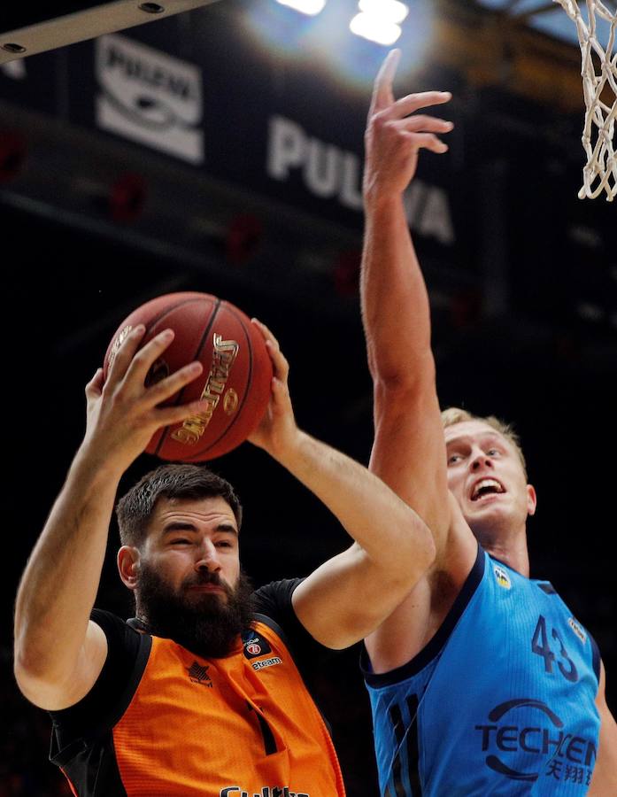 Las mejores fotos del partido que definirá al campeón de EuroCup en la Fonteta